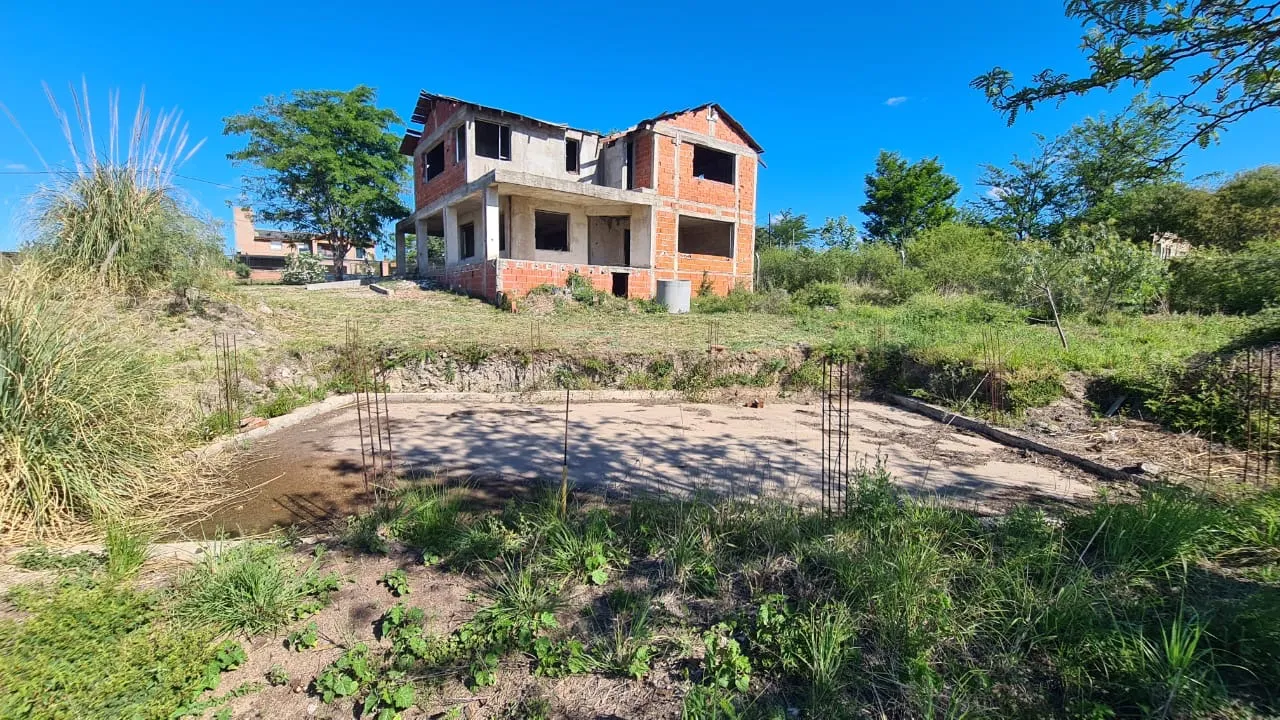 OPORTUNIDAD DE NEGOZIO, VENTA CHALET A TERMINAR EN PQUE. SIQUIMAN CERCA DEL LAGO SAN ROQUE ZONA VILLA CARLOS PAZ