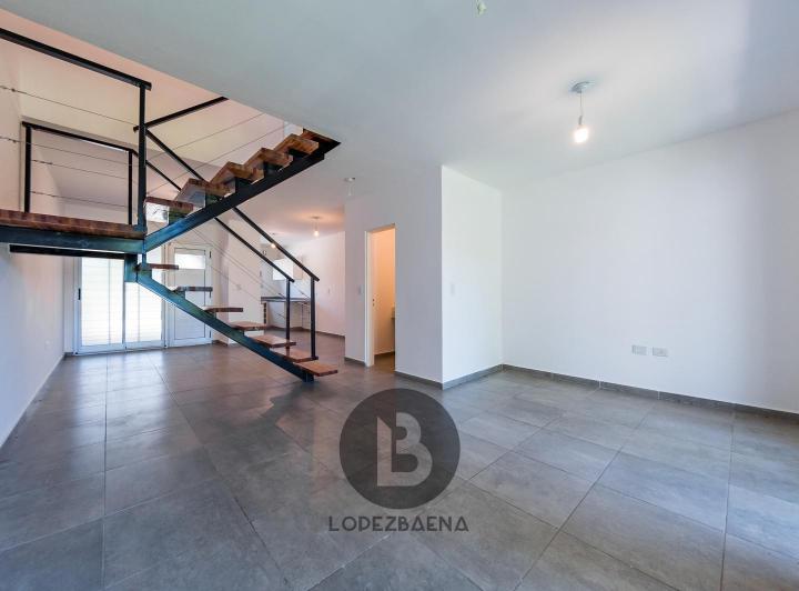 Casa · 140m² · 6 Ambientes · 1 Cochera