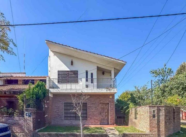 Casa · 170m² · 3 Ambientes · 1 Cochera