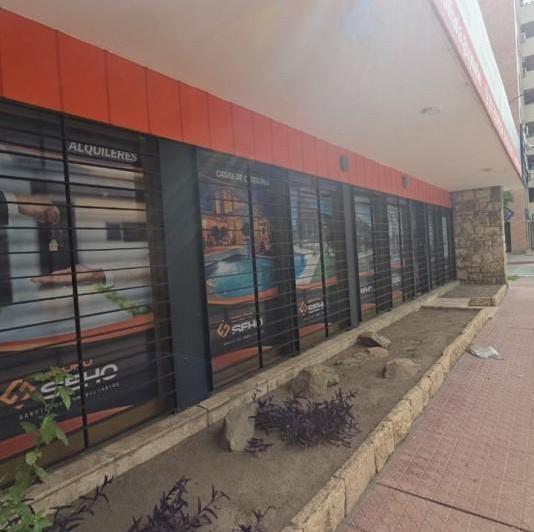 Casa · 400m² · 7 Ambientes · 1 Cochera