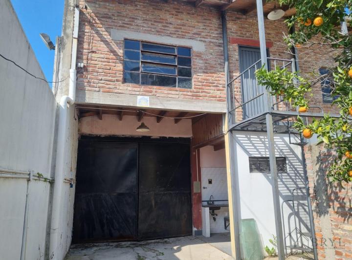 Depósito · 96m² · 2 Ambientes · 2 Cocheras