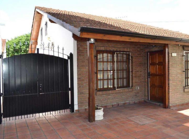 Casa · 110m² · 4 Ambientes · 1 Cochera