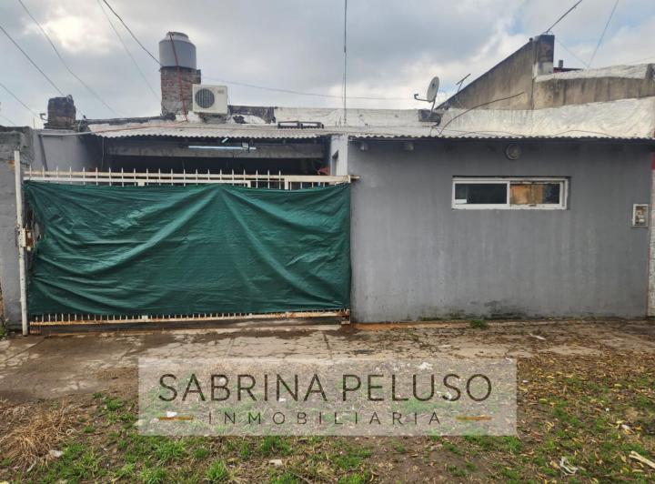 Casa · 80m² · 5 Ambientes · 1 Cochera