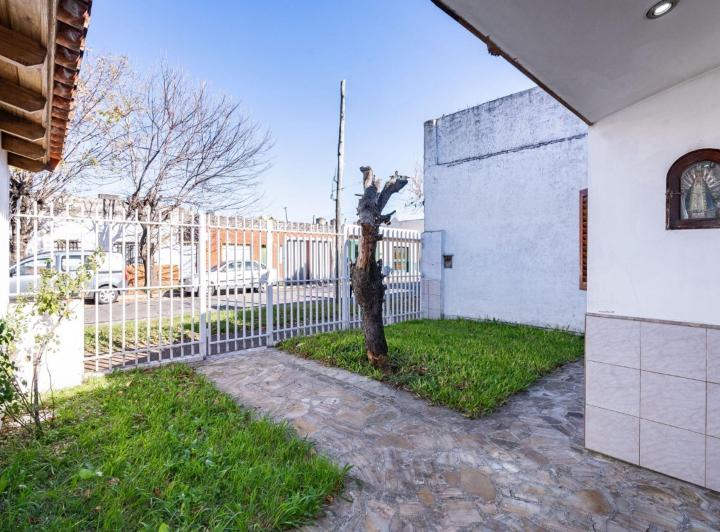 Casa · 147m² · 4 Ambientes · 2 Cocheras
