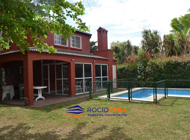 Casa · 160m² · 6 Ambientes · 3 Cocheras