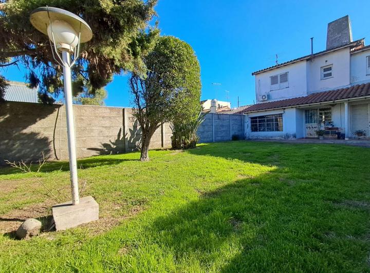 Casa · 150m² · 6 Ambientes · 2 Cocheras