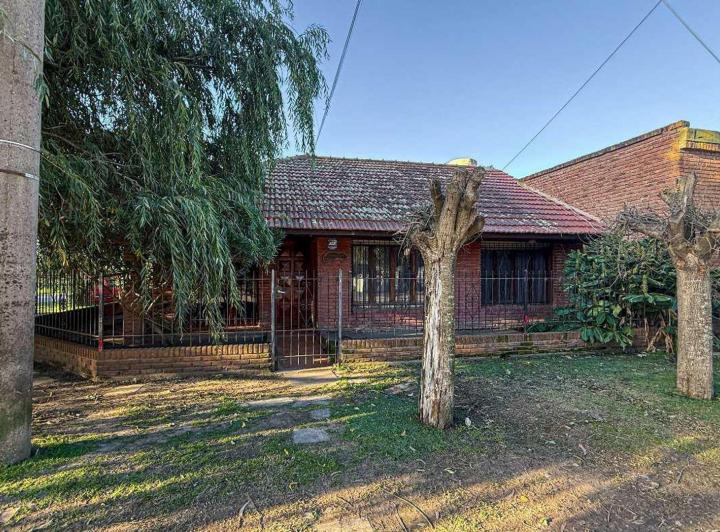 Casa · 226m² · 3 Ambientes · 1 Cochera