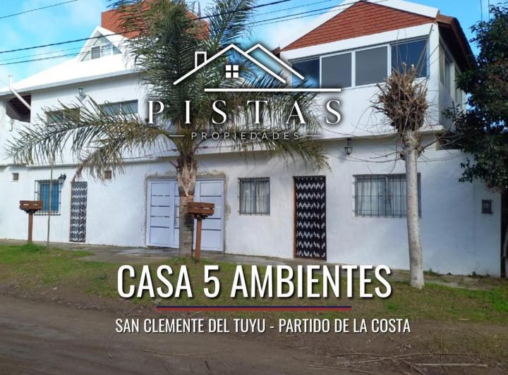 Casa · 237m² · 5 Ambientes · 1 Cochera