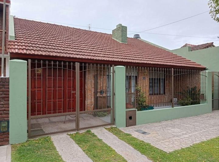 Casa · 128m² · 4 Ambientes · 1 Cochera