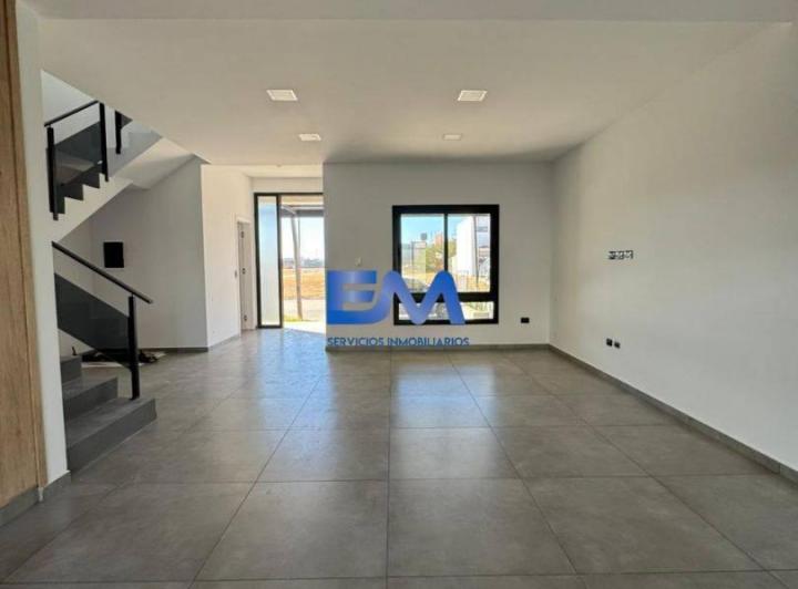 Casa · 160m² · 6 Ambientes · 1 Cochera