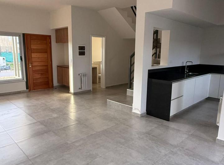 Casa · 170m² · 5 Ambientes · 2 Cocheras