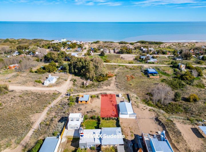 Terreno · 385m²
