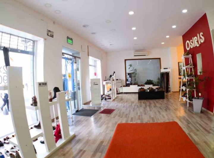 Local comercial · 143m²