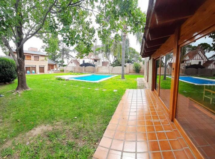 Casa · 519m² · 6 Ambientes · 1 Cochera