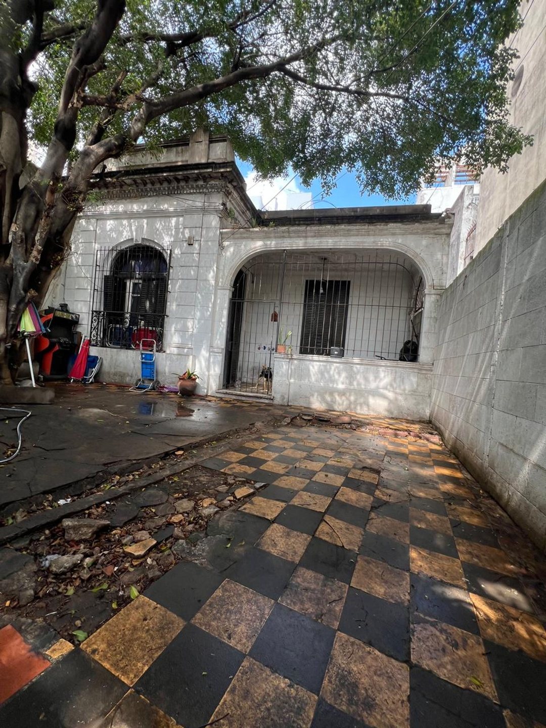 VENTA CASA DE 8 AMBIENTES AVELLANEDA