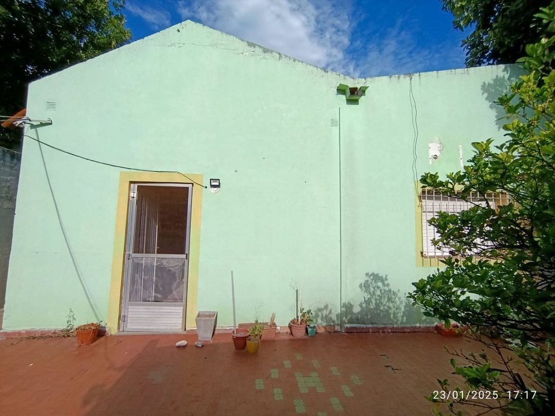 VENTA PH 3 AMB + PROPIEDAD MORON CENTRO