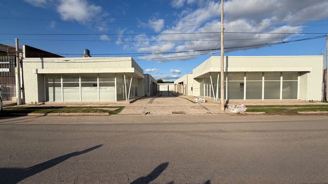Se vende local comercial a estrenar en Vdo Tuerto