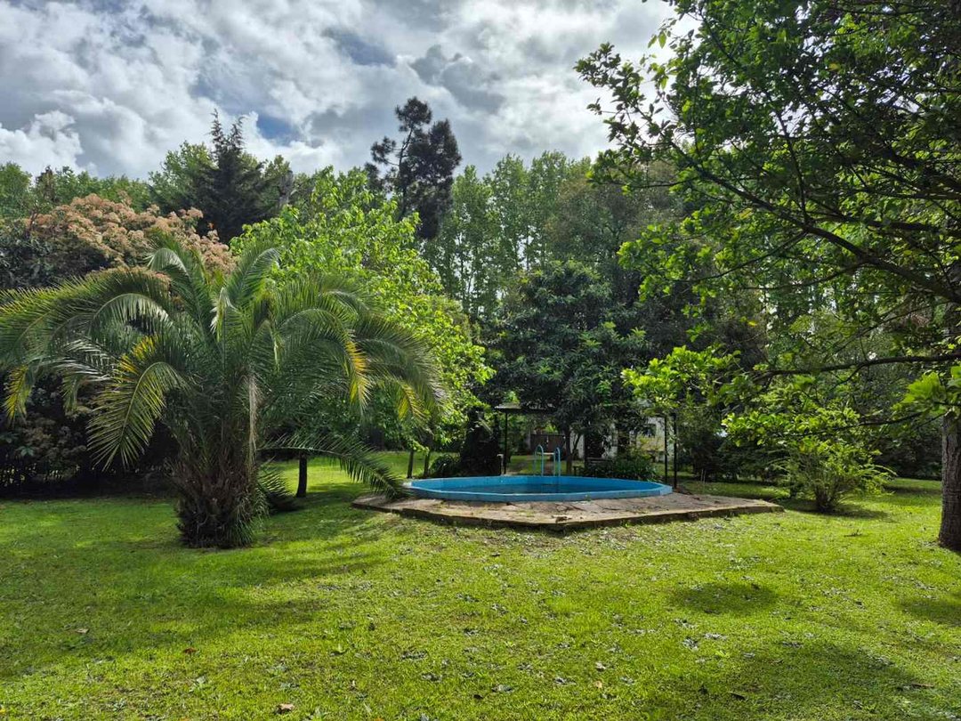 CASA ALPINA CON PARQUE PILETA Y QUINCHO GRAL. ROD.