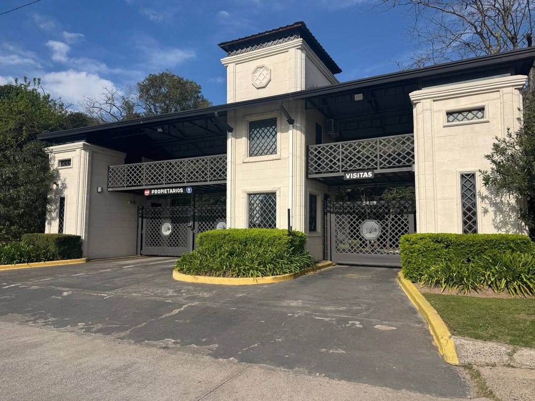 CASA EN VENTA 5 AMBIENTES EN LAS ACACIAS DE HUDSON