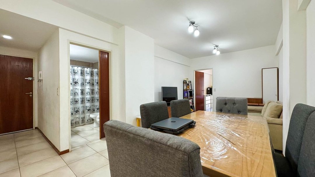 ALQUILER Depto 2 amb c/ balcon y cochera- V. LURO