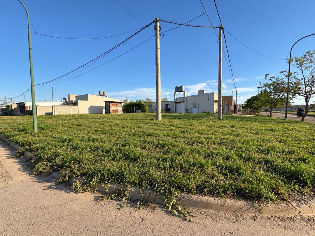 VENTA / LOTE EN ESQUINA / OPORTUNIDAD