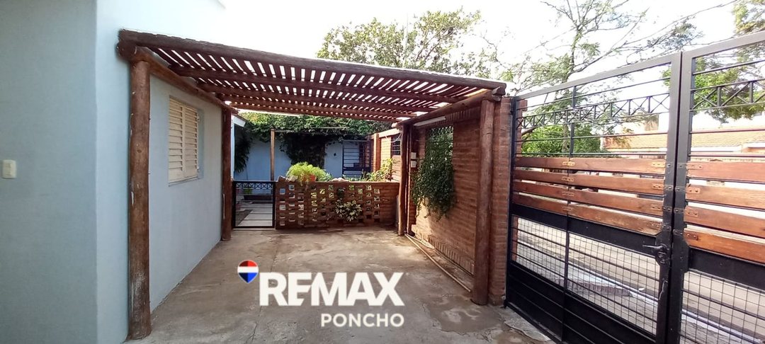 VENTA CASA 3 DORMITORIOS - ZONA SUR