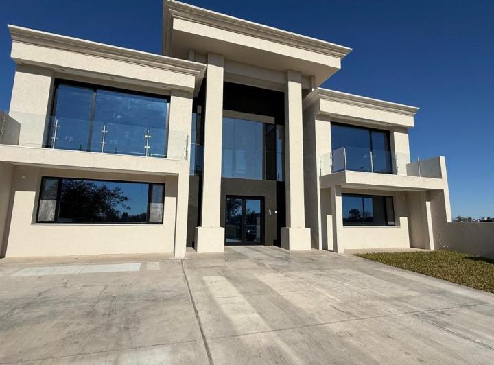 Edificio · 250m² · 9 Ambientes