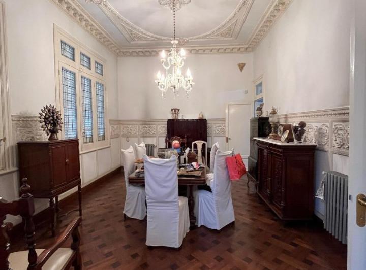 Casa · 275m² · 5 Ambientes · 1 Cochera