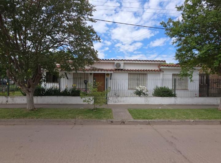 Casa · 178m² · 5 Ambientes · 2 Cocheras