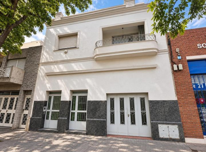 Casa · 265m² · 13 Ambientes · 1 Cochera