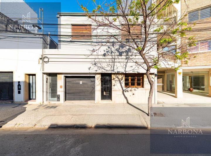 Casa · 160m² · 6 Ambientes · 1 Cochera