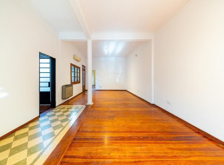Casa · 167m² · 7 Ambientes · 1 Cochera