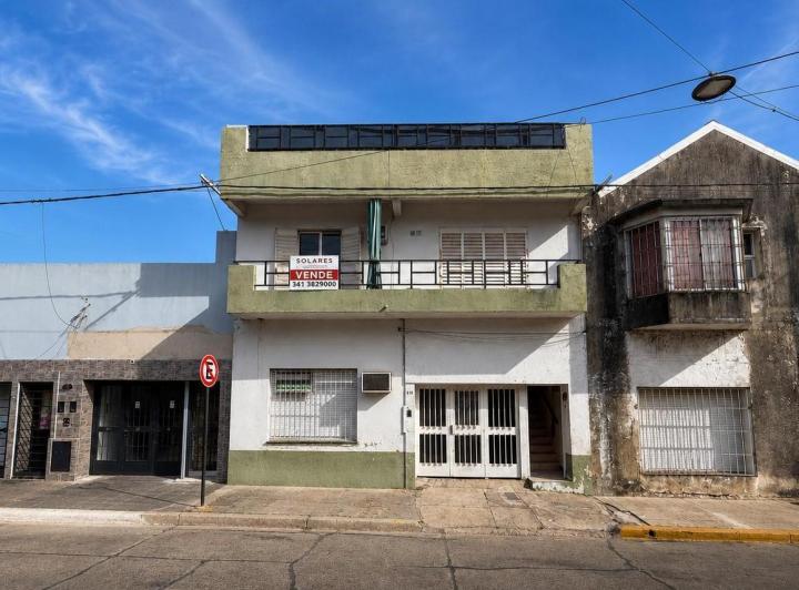 Casa · 212m² · 7 Ambientes · 2 Cocheras