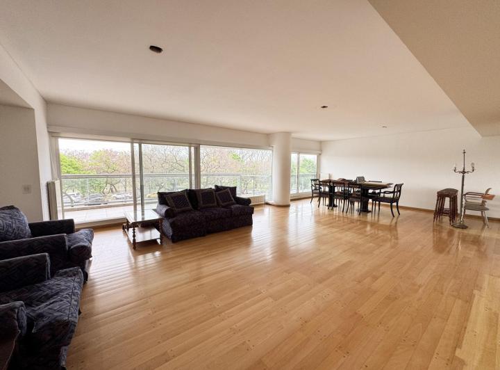 Departamento · 185m² · 5 Ambientes · 1 Cochera