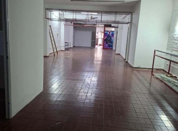 Local comercial · 230m² · 1 Ambiente