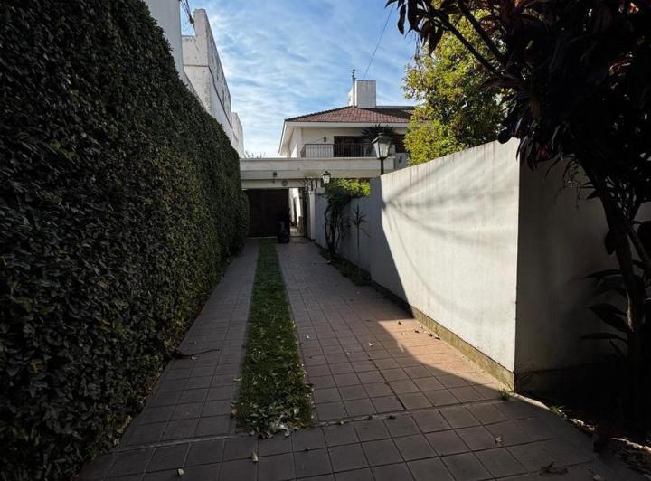 Casa · 344m² · 13 Ambientes · 4 Cocheras