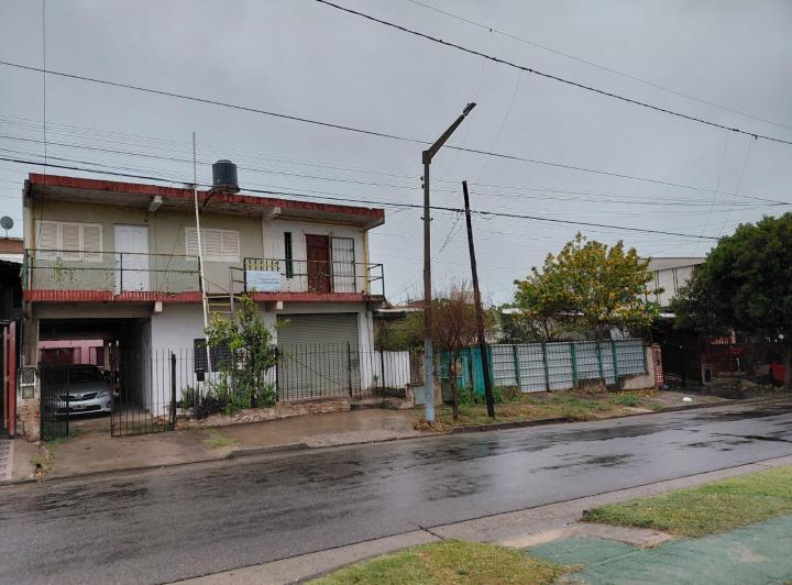Casa · 252m² · 6 Ambientes · 1 Cochera