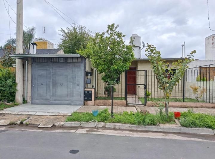 Casa · 79m² · 4 Ambientes · 1 Cochera