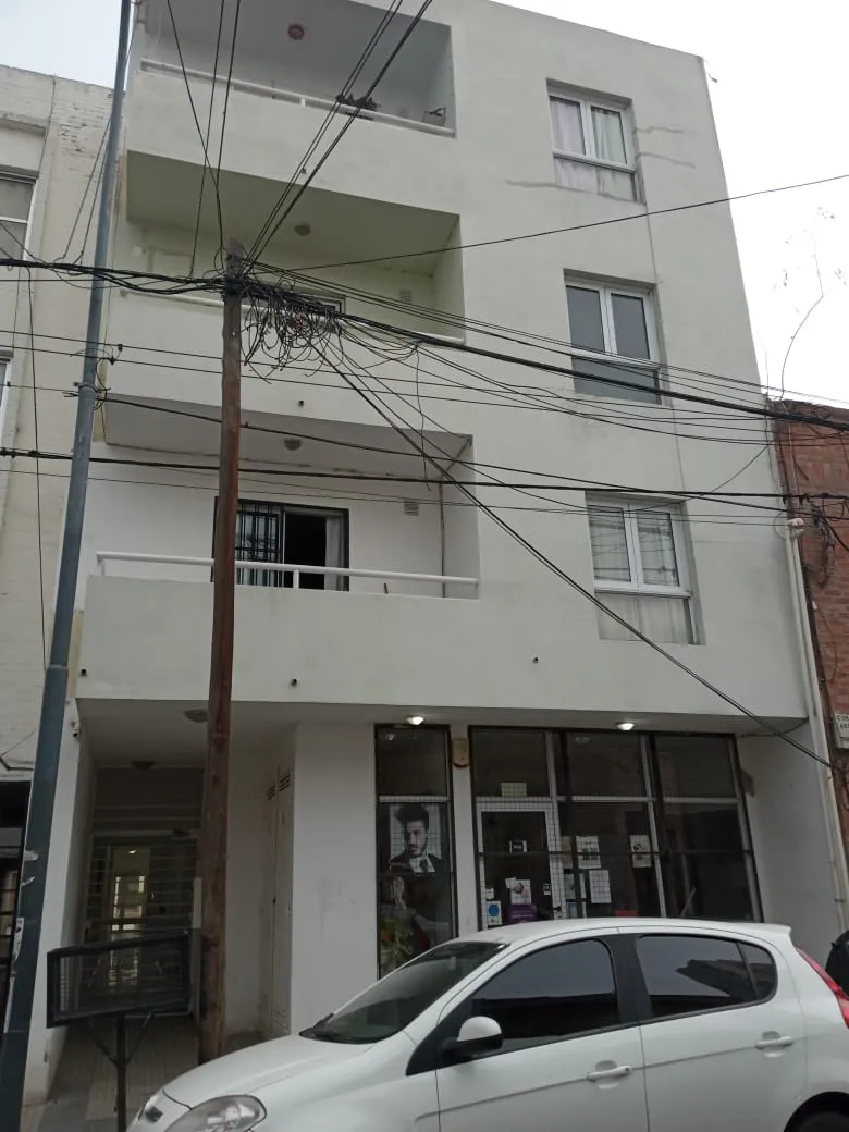 ALQUILO DPTO. DE UN DORM. CON 2 PATIOS EN Bº ALBERDI.