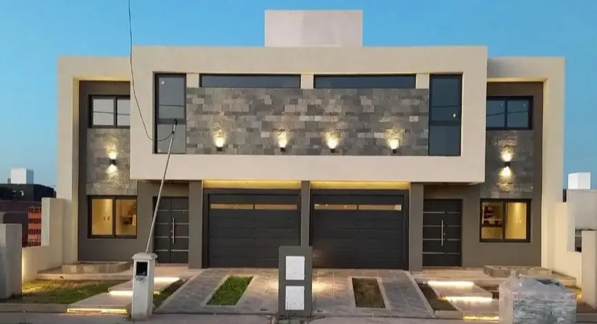 Dúplex de 3 Dorm en Colinas de Manantiales con Cochera, Pileta y Caldera Dual