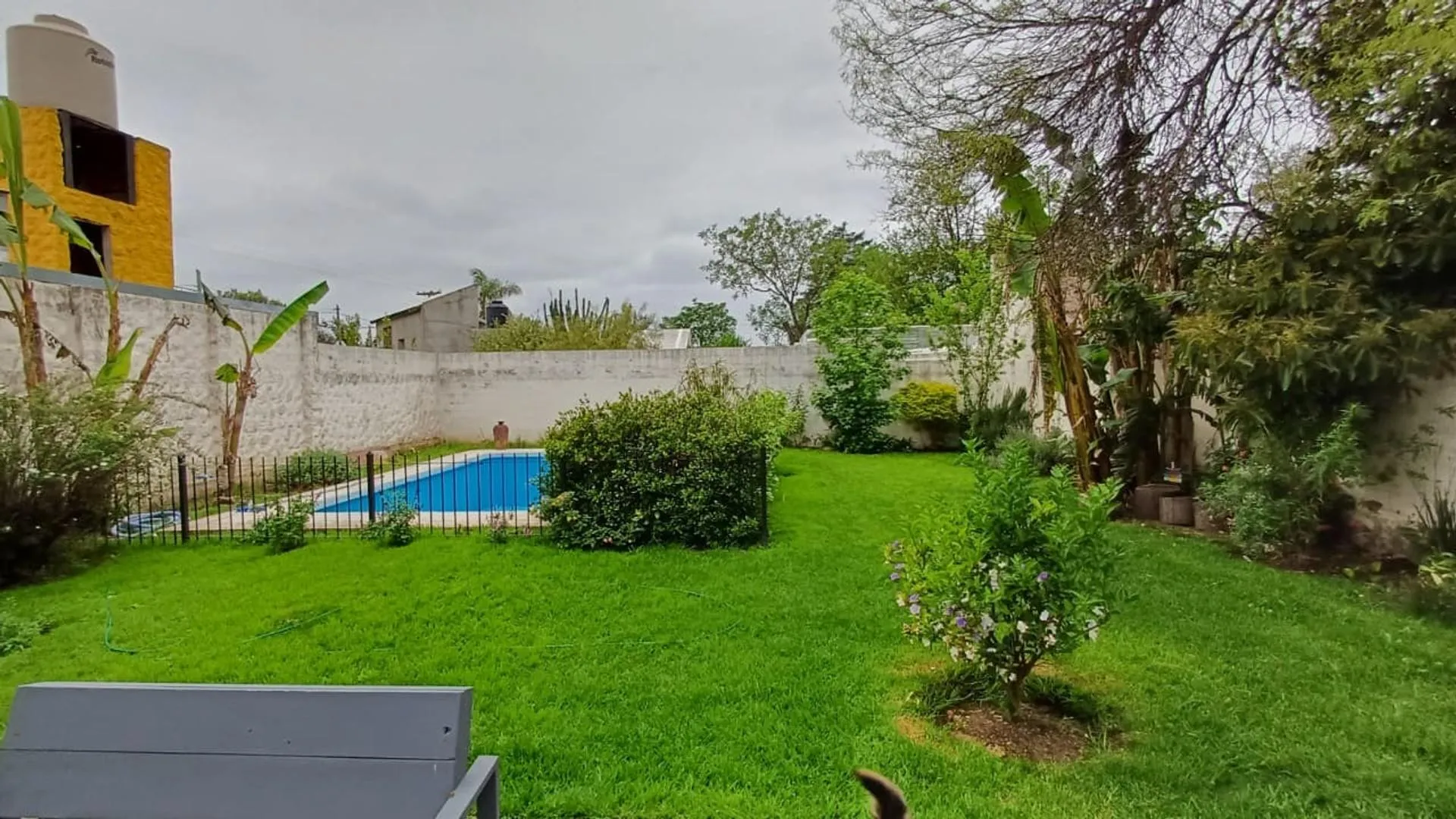 CASA EN QUINTAS DE ARGUELLO