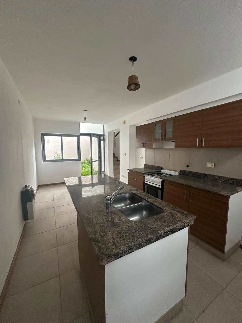 DUPLEX DE 2 HABITACIONES EN BARRIO MARQUES DE SOBREMONTE