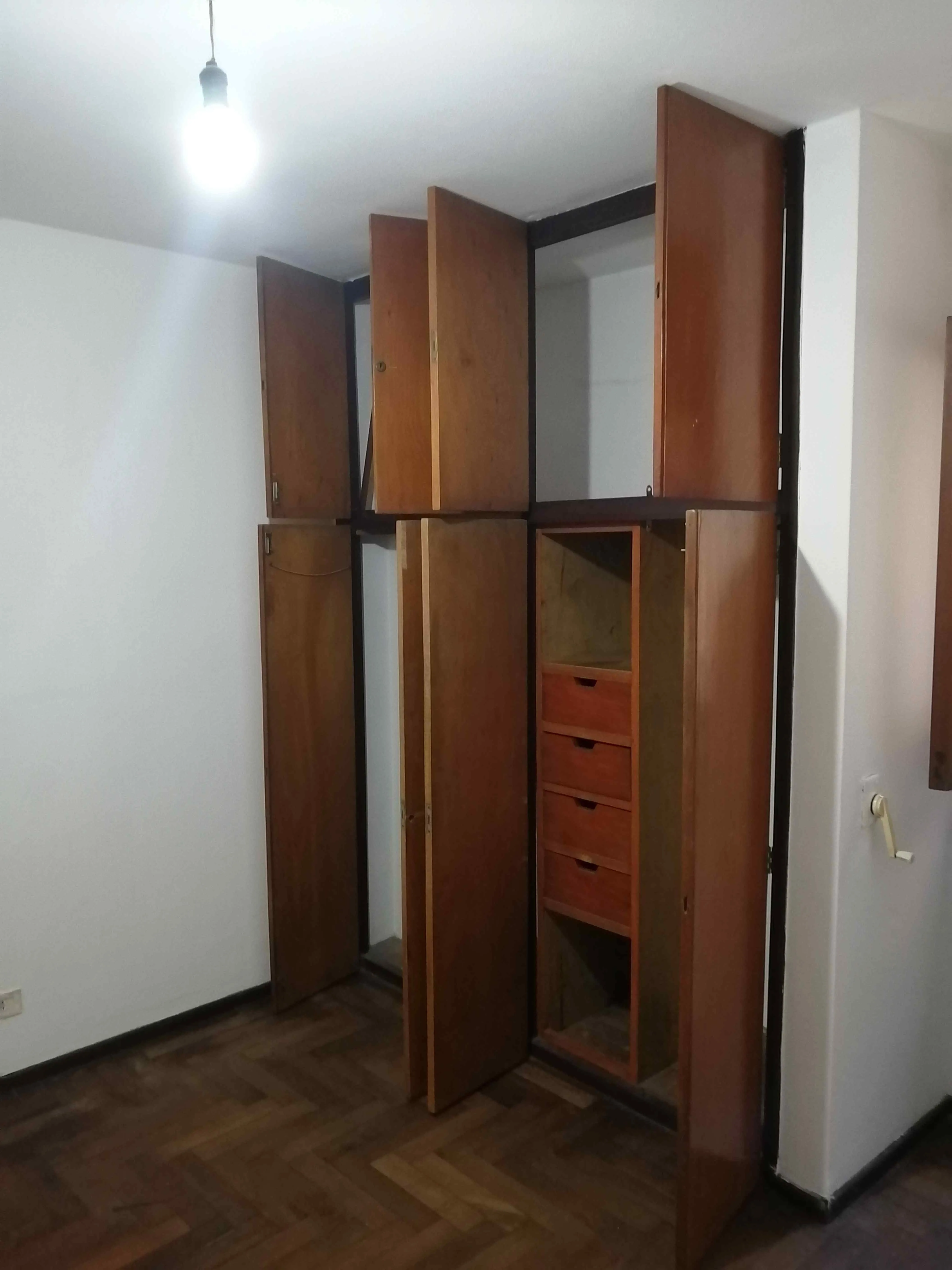 DÑO ALQUILA DPTO 2 DORMITORIOS CALLE RONDEAU AL 300