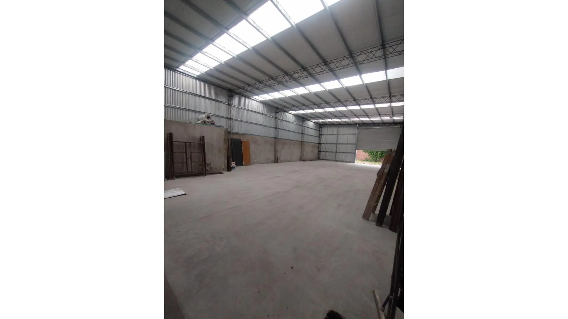 ALQUILER | GALPÓN COMERCIAL Y LOGÍSTICO