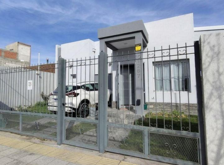 Casa · 150m² · 5 Ambientes · 1 Cochera