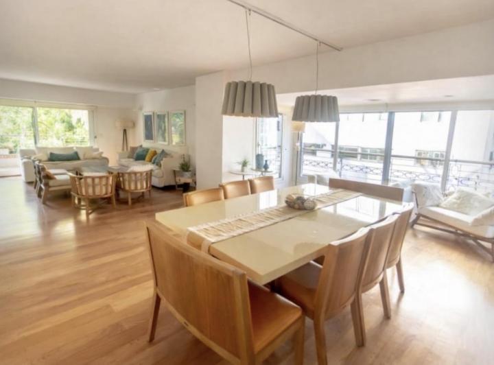 Departamento · 300m² · 6 Ambientes · 2 Cocheras