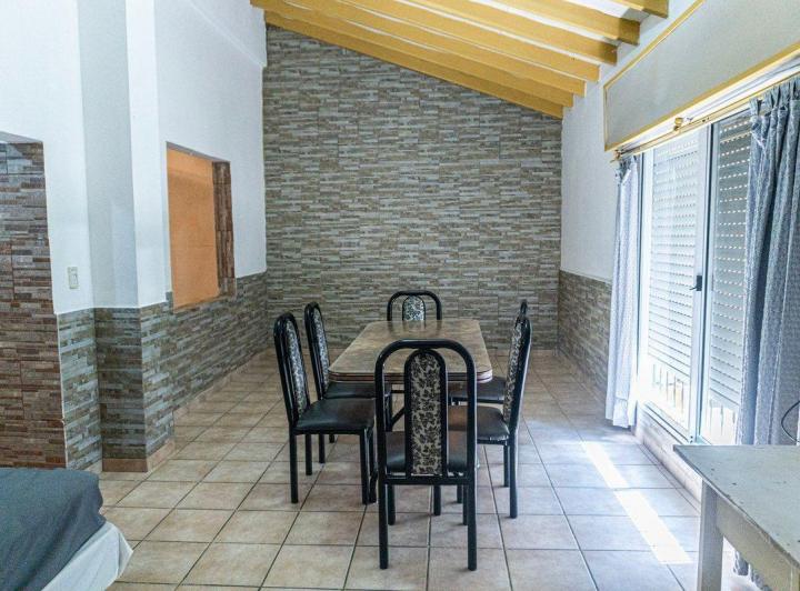 Casa · 200m² · 4 Ambientes · 1 Cochera