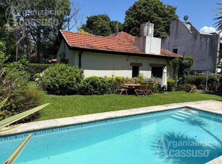 Casa · 180m² · 4 Ambientes · 4 Cocheras