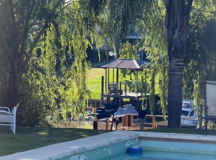 Casa · 300m² · 4 Ambientes · 1 Cochera