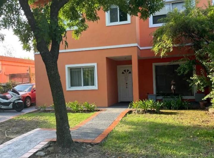 Casa · 148m² · 5 Ambientes · 2 Cocheras